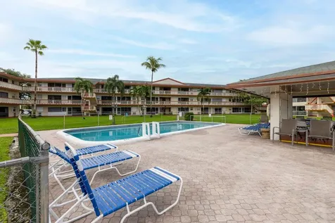 5300 Washington Street Hollywood FL 33021
