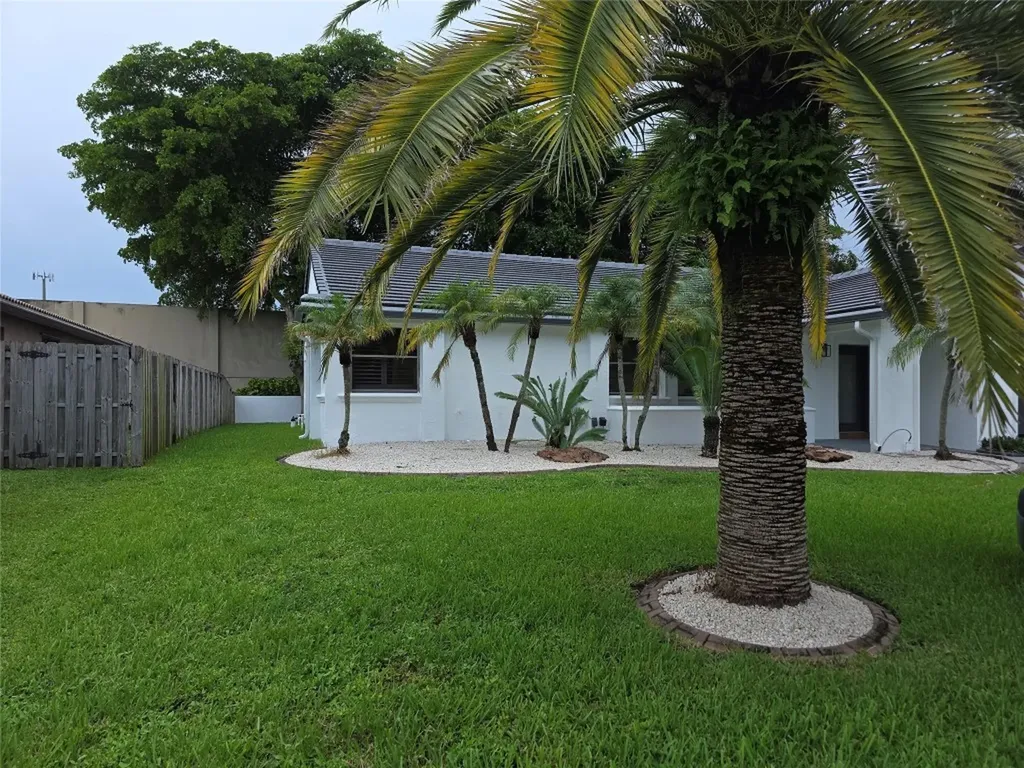 6701 W Wedgewood Avenue Davie FL 33331