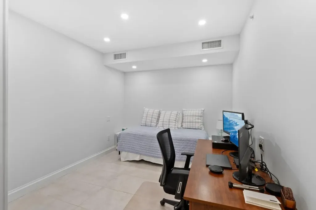 1532 SE 12th Street Fort Lauderdale FL 33316