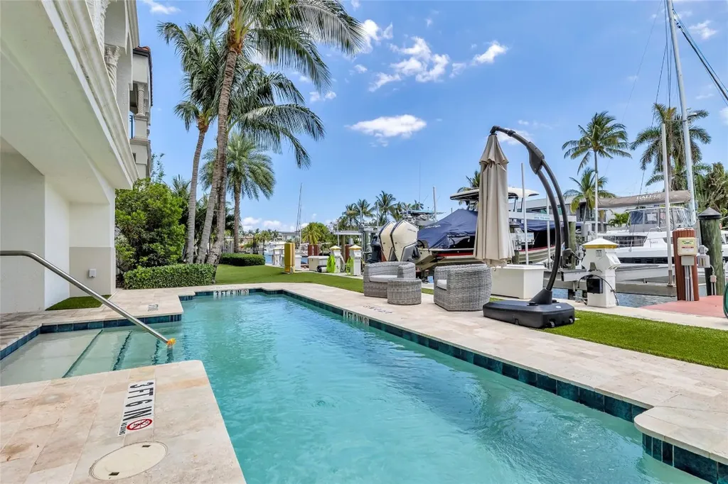 1532 SE 12th Street Fort Lauderdale FL 33316