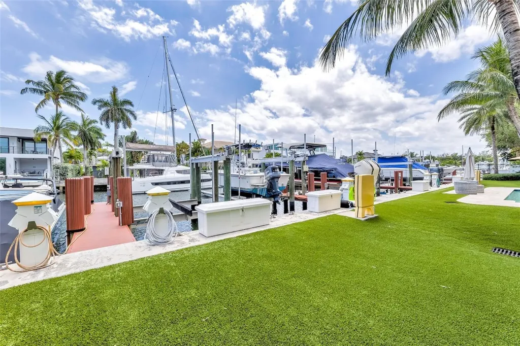 1532 SE 12th Street Fort Lauderdale FL 33316
