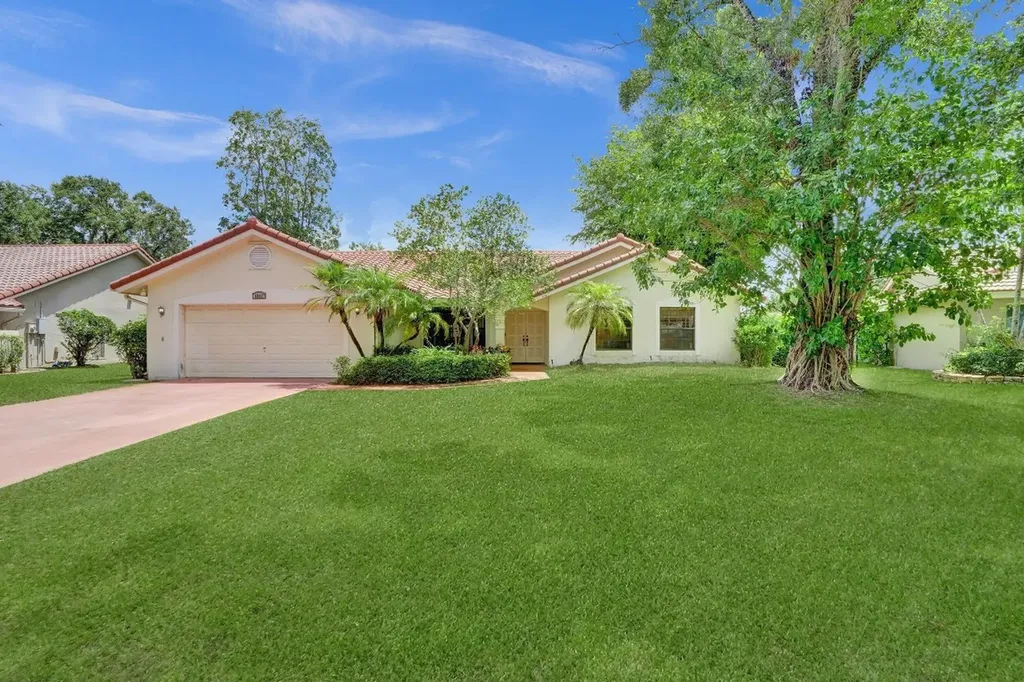 4961 NW 85th Road Coral Springs FL 33067