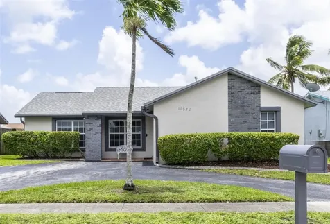 11830 NW 39th Place Sunrise FL 33323