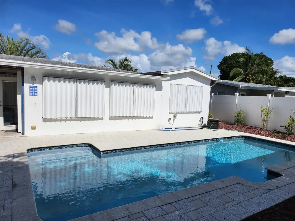 4610 NE 3rd Avenue Fort Lauderdale FL 33334