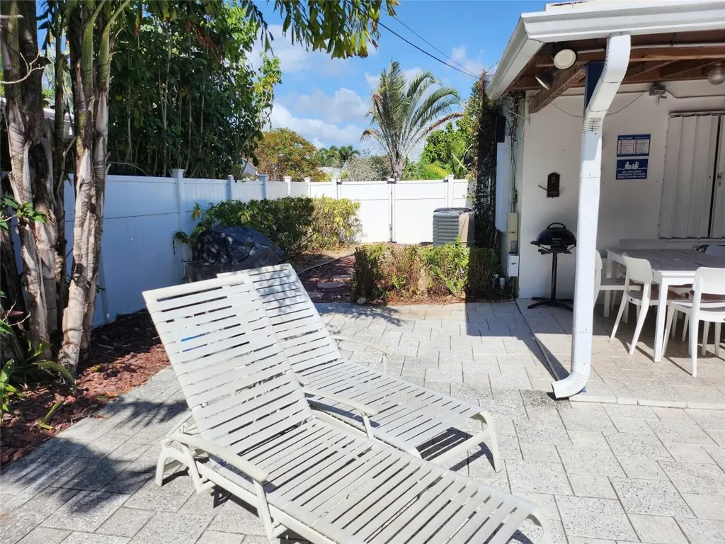 4610 NE 3rd Avenue Fort Lauderdale FL 33334