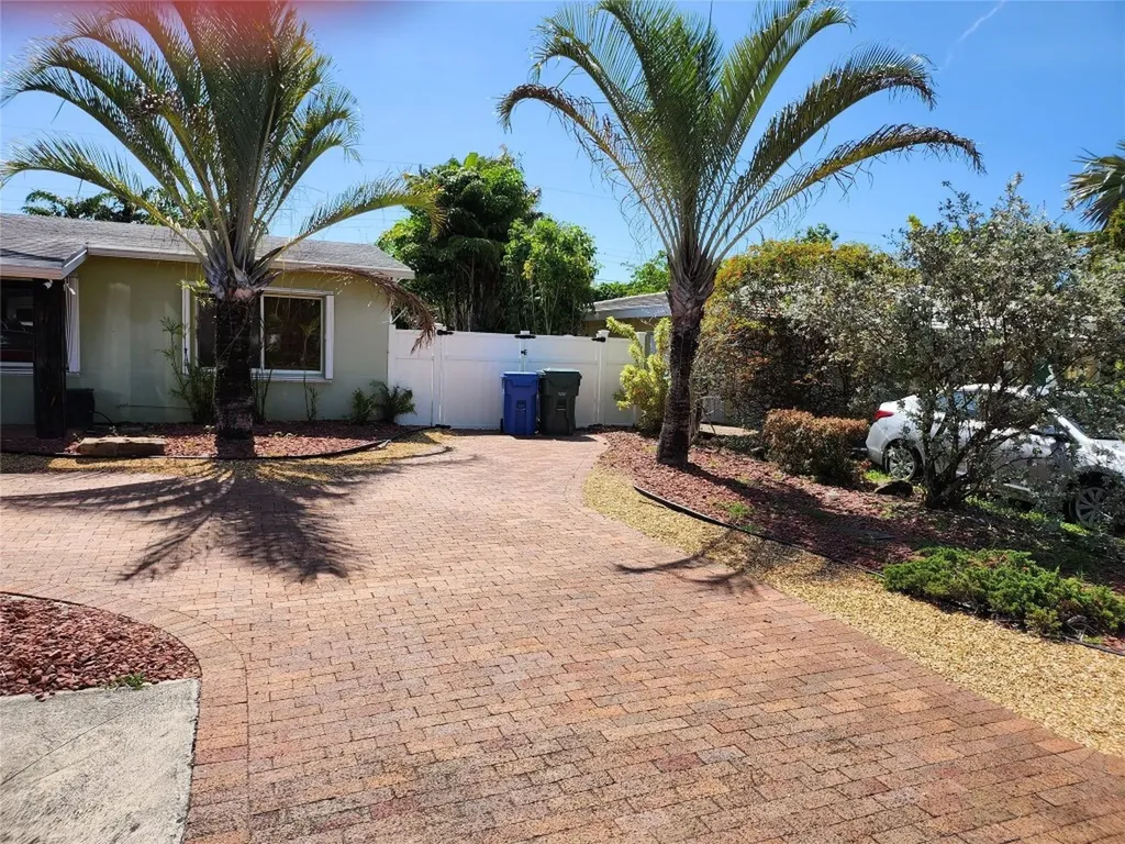4610 NE 3rd Avenue Fort Lauderdale FL 33334