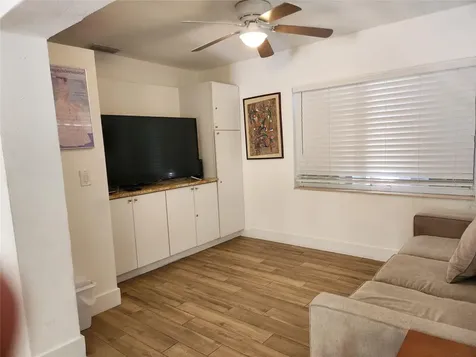 4610 NE 3rd Avenue Fort Lauderdale FL 33334