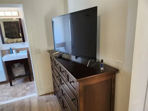4610 NE 3rd Avenue Fort Lauderdale FL 33334