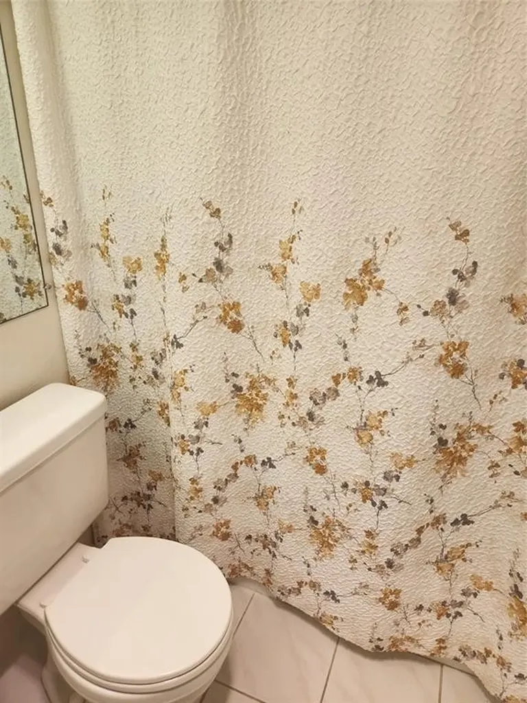 218 Farnham J Deerfield Beach FL 33442