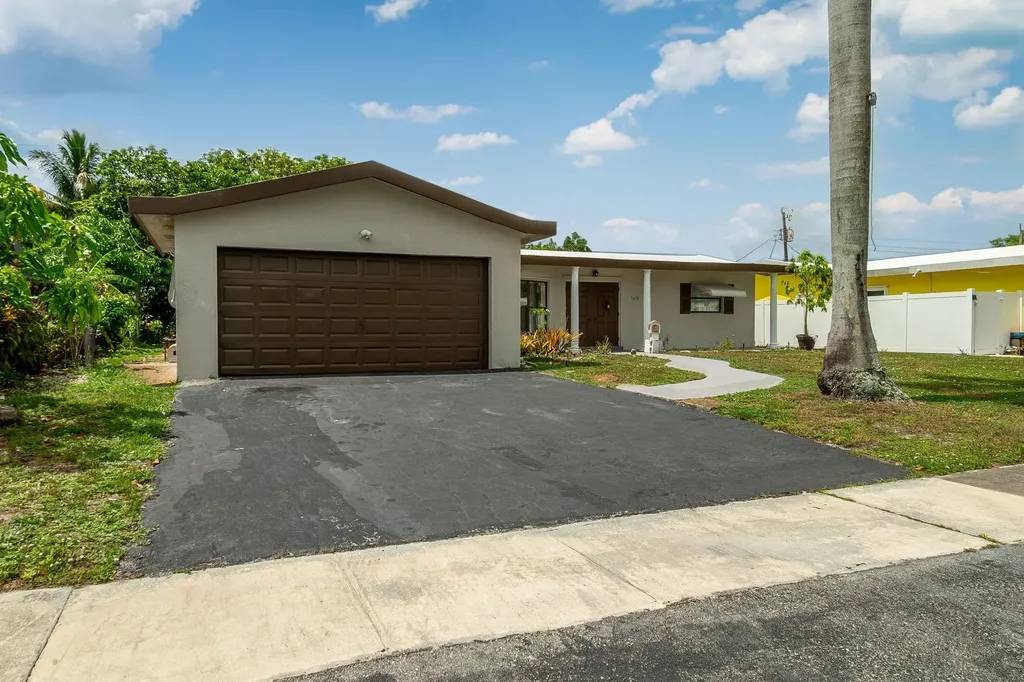 3690 NW 26th Street Lauderdale Lakes FL 33311