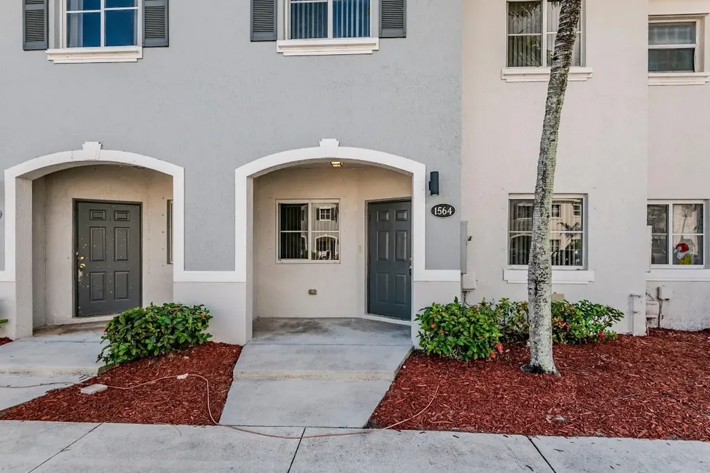 1564 SE 31st Court Homestead FL 33035