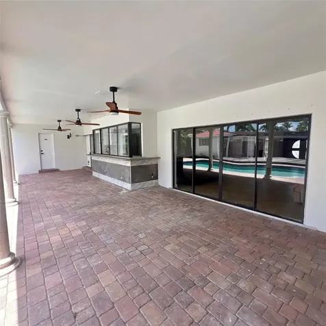 4000 N 37th Avenue Hollywood FL 33021