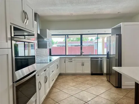 4000 N 37th Avenue Hollywood FL 33021