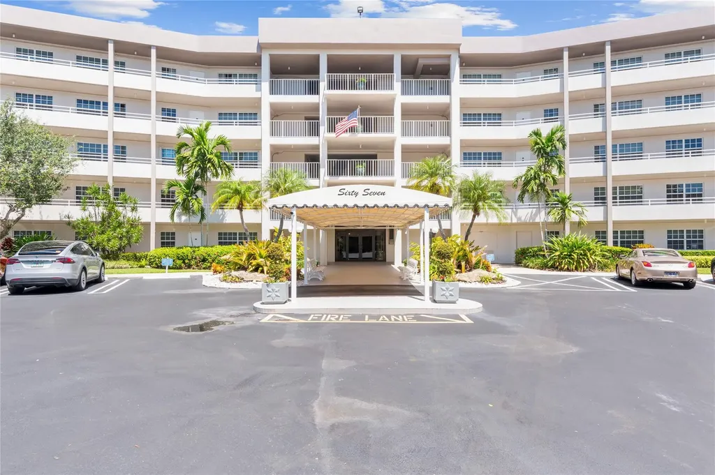 555 Oaks Lane Pompano Beach FL 33069