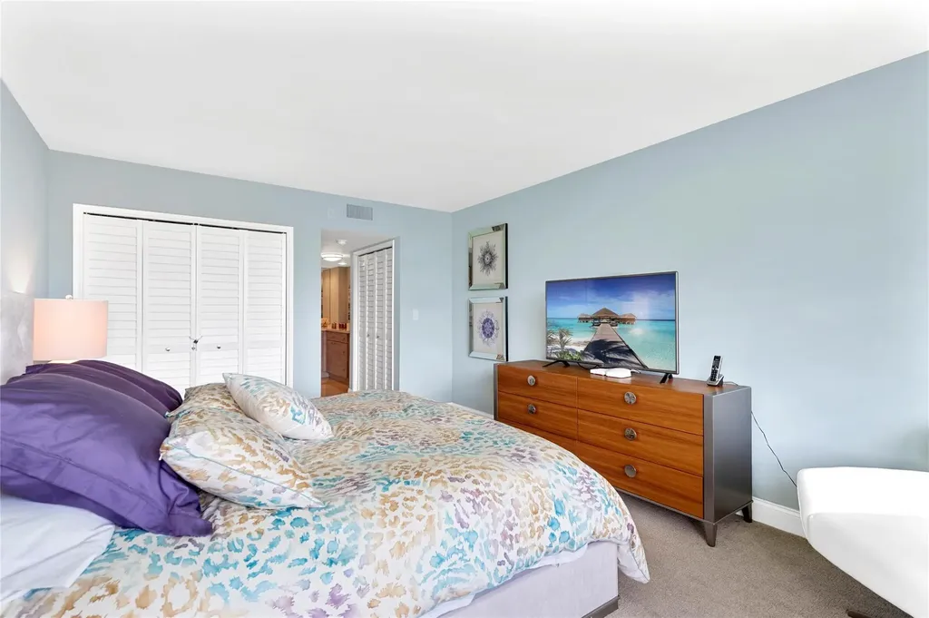 555 Oaks Lane Pompano Beach FL 33069