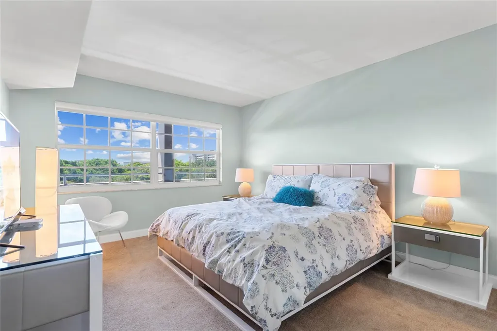 555 Oaks Lane Pompano Beach FL 33069