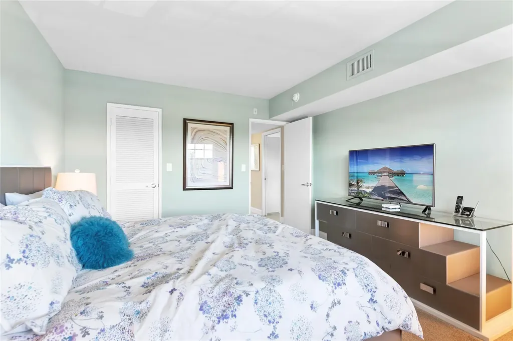 555 Oaks Lane Pompano Beach FL 33069