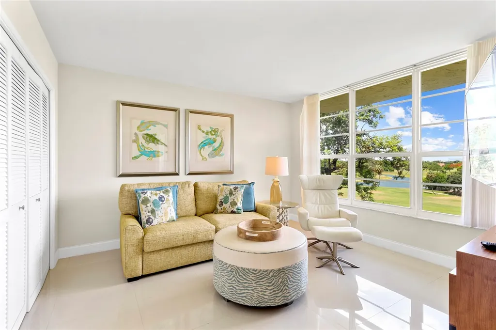 555 Oaks Lane Pompano Beach FL 33069