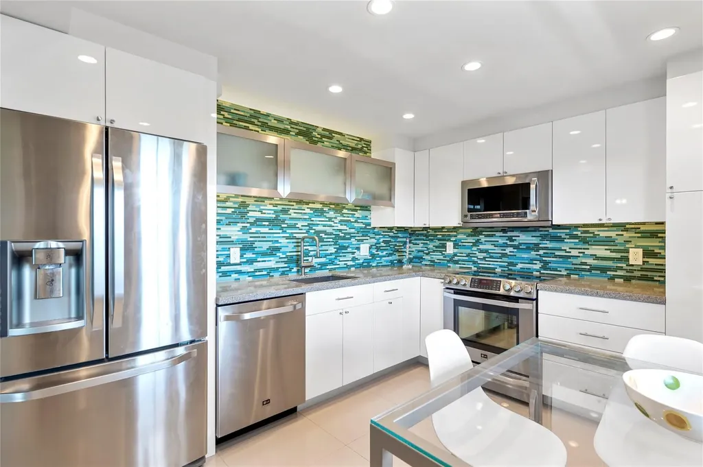 555 Oaks Lane Pompano Beach FL 33069