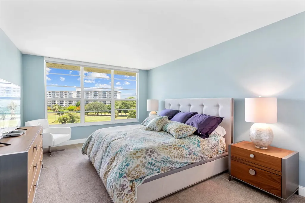 555 Oaks Lane Pompano Beach FL 33069