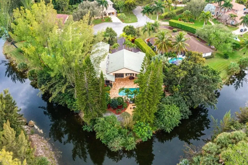6011 NW 69th Manor Parkland FL 33067