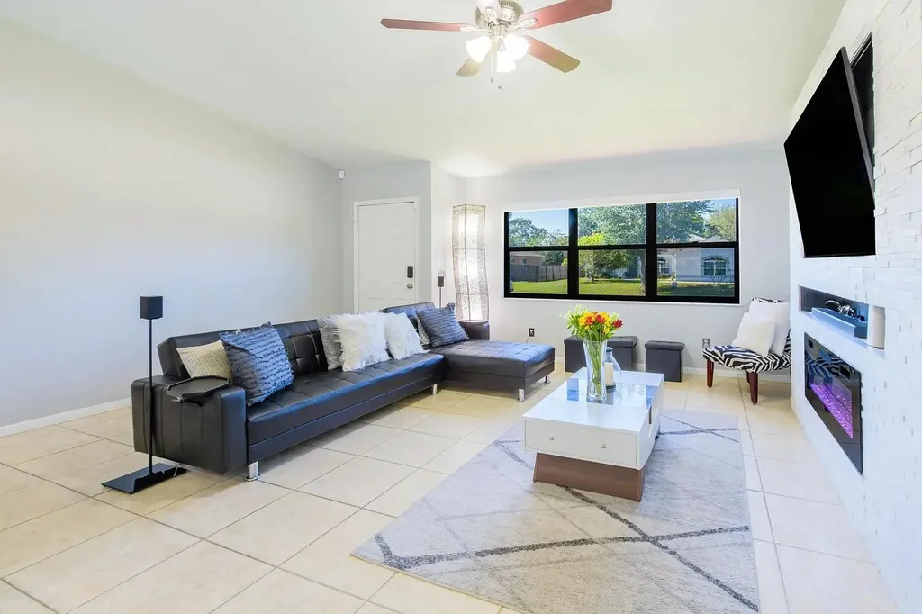 1181 SW Goodman Avenue Port St Lucie FL 34953