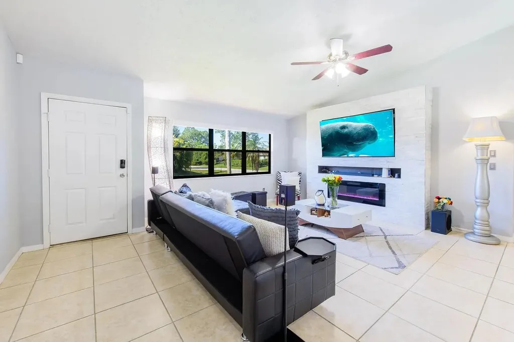 1181 SW Goodman Avenue Port St Lucie FL 34953