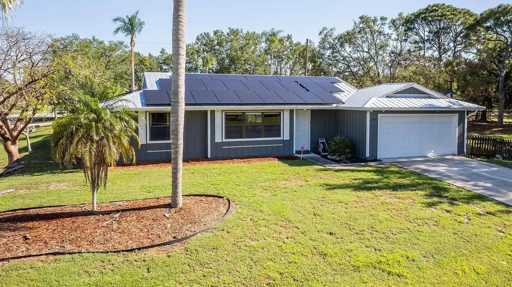 1181 SW Goodman Avenue Port St Lucie FL 34953