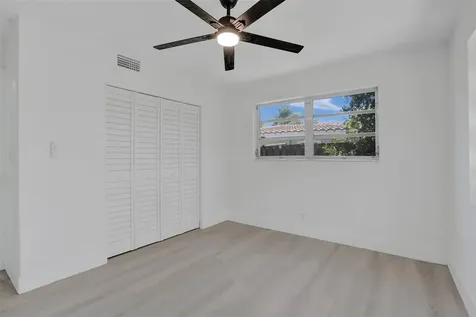 4017 NE 18th Avenue Oakland Park FL 33334
