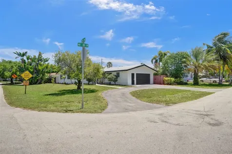 4017 NE 18th Avenue Oakland Park FL 33334