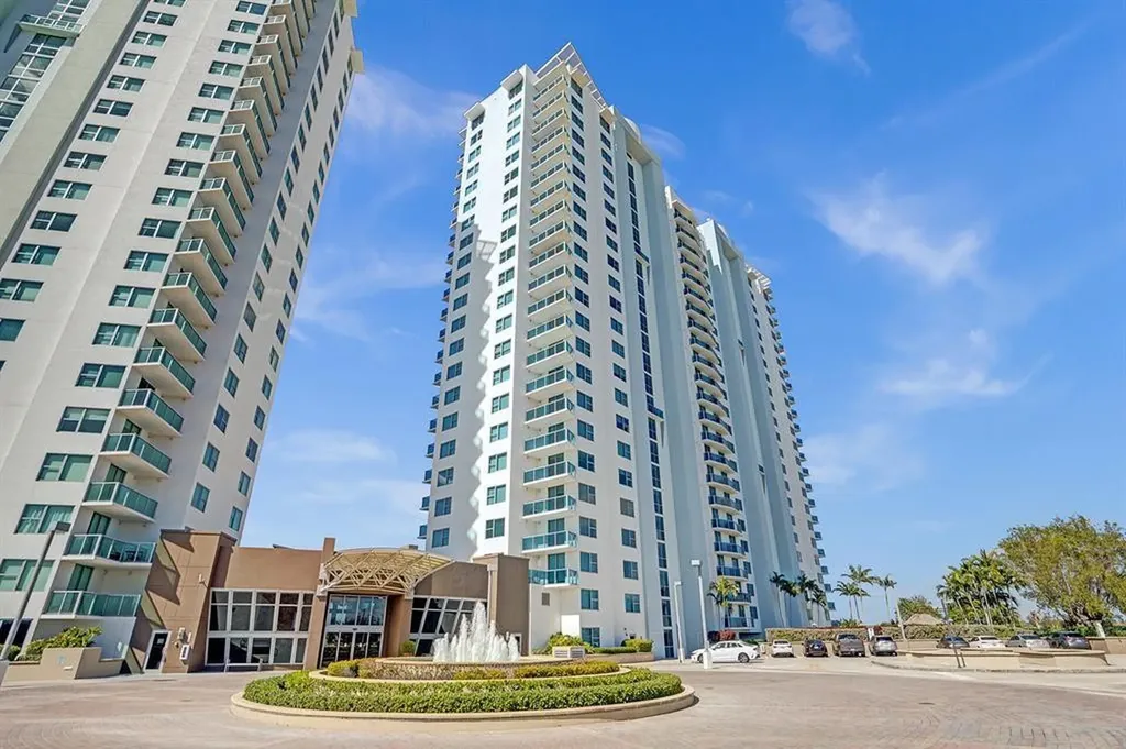 2641 N Flamingo Road Sunrise FL 33323