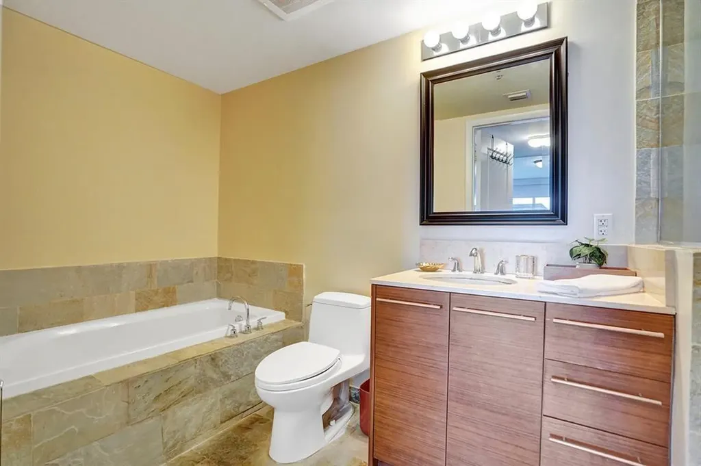 2641 N Flamingo Road Sunrise FL 33323