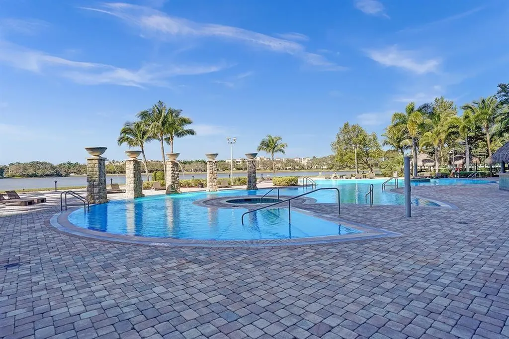 2641 N Flamingo Road Sunrise FL 33323