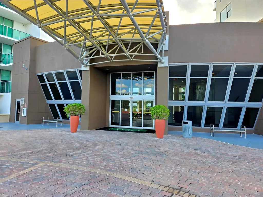 2641 N Flamingo Road Sunrise FL 33323