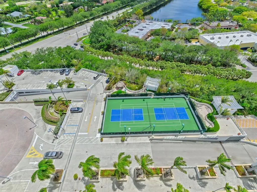 2641 N Flamingo Road Sunrise FL 33323