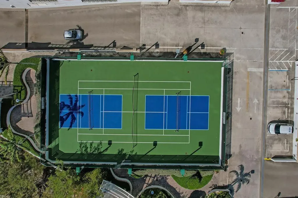 2641 N Flamingo Road Sunrise FL 33323