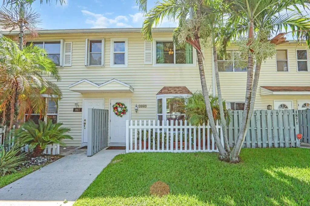1869 NE 15th Avenue Fort Lauderdale FL 33305