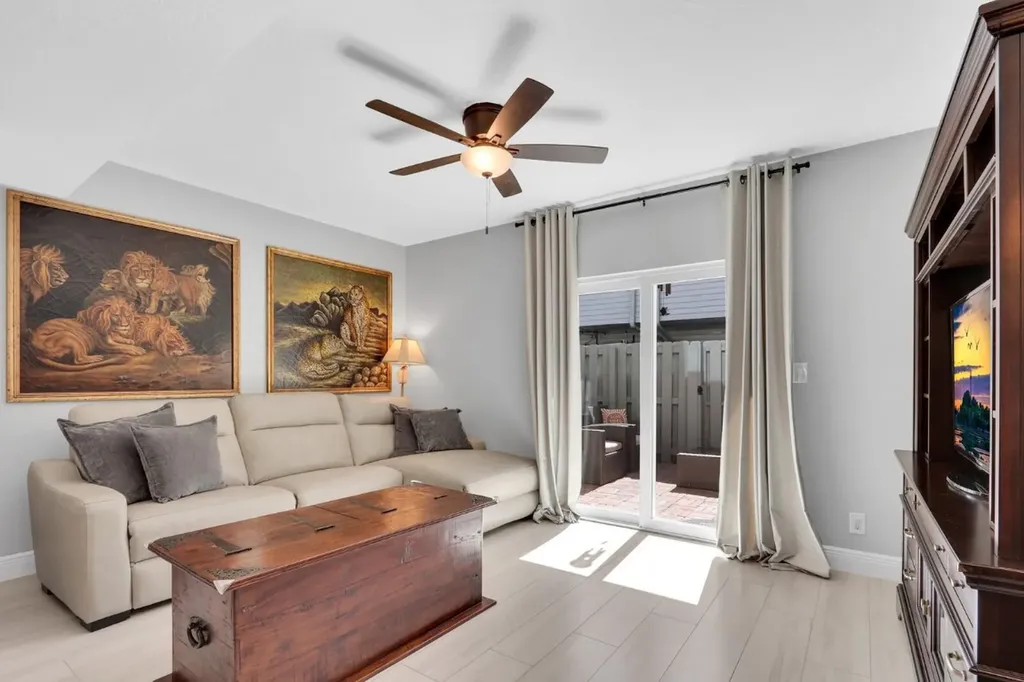 1869 NE 15th Avenue Fort Lauderdale FL 33305