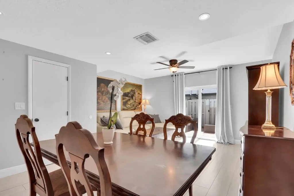 1869 NE 15th Avenue Fort Lauderdale FL 33305