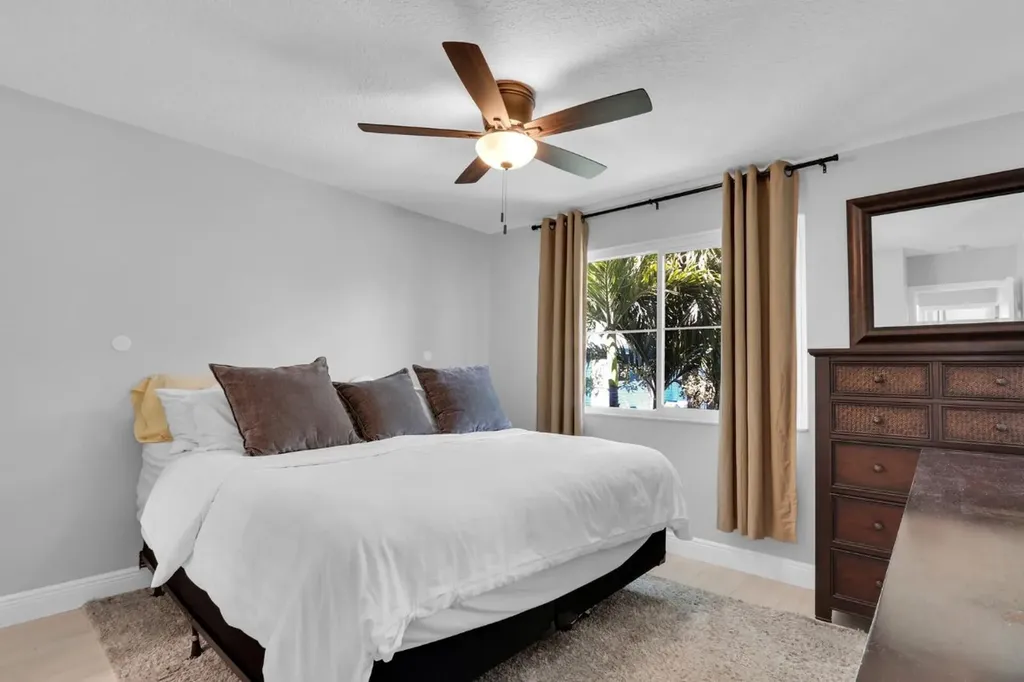 1869 NE 15th Avenue Fort Lauderdale FL 33305