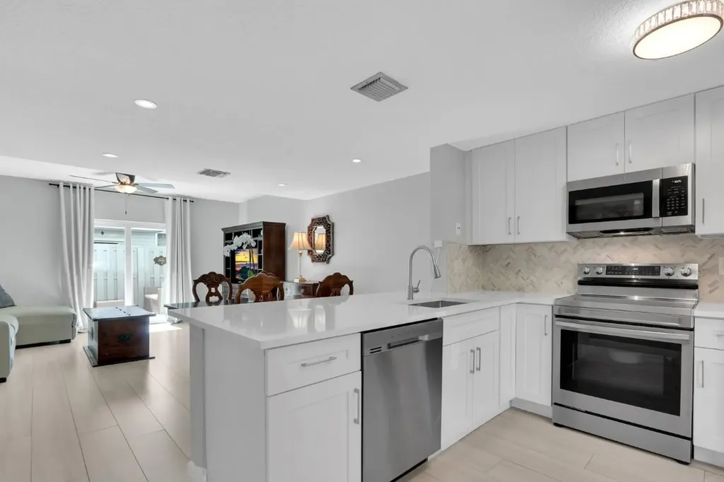 1869 NE 15th Avenue Fort Lauderdale FL 33305