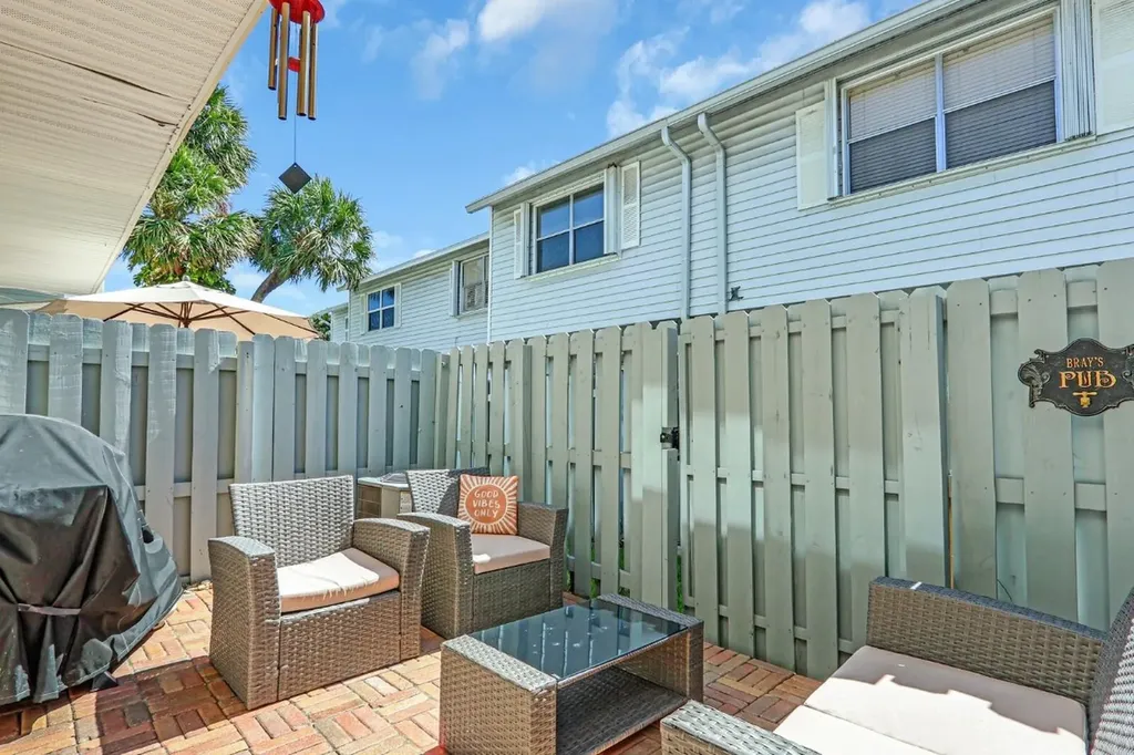 1869 NE 15th Avenue Fort Lauderdale FL 33305