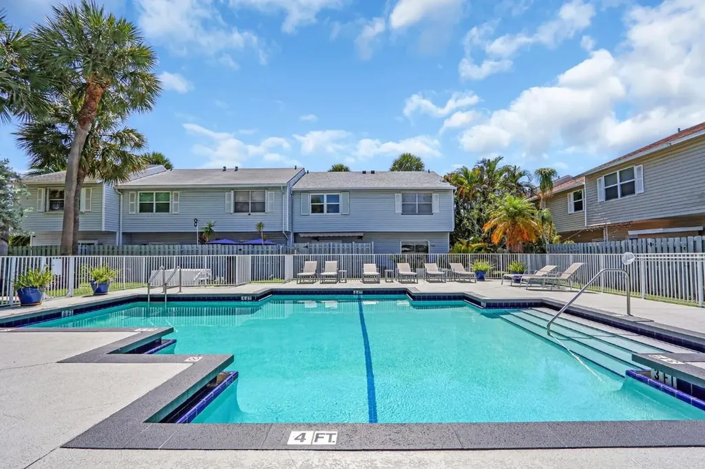 1869 NE 15th Avenue Fort Lauderdale FL 33305