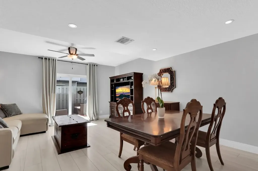 1869 NE 15th Avenue Fort Lauderdale FL 33305