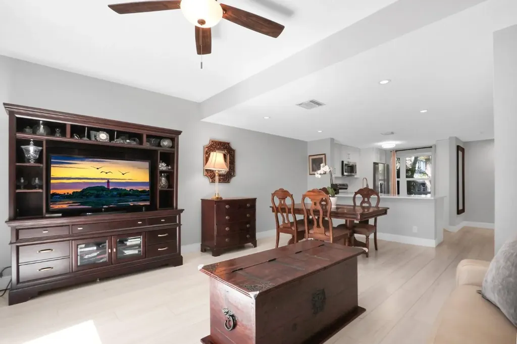 1869 NE 15th Avenue Fort Lauderdale FL 33305