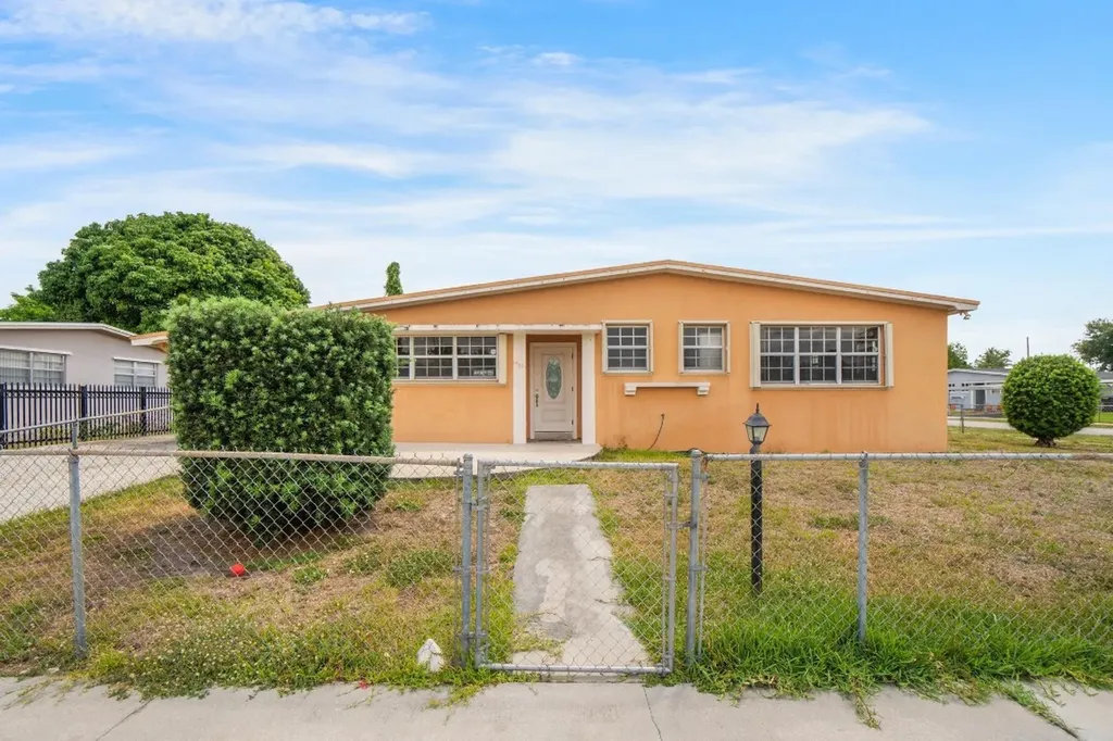 19501 NW 38th Avenue Miami Gardens FL 33055