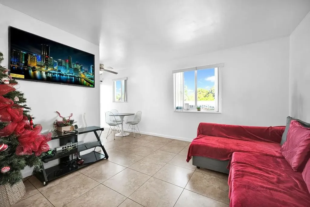429 NW 10th Avenue Miami FL 33128
