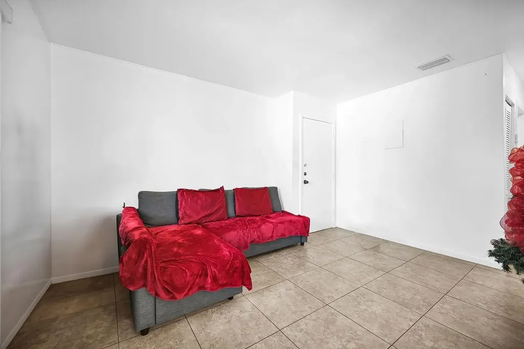 429 NW 10th Avenue Miami FL 33128