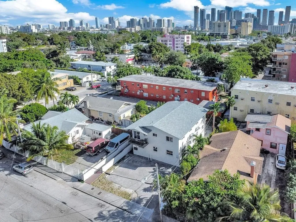 429 NW 10th Avenue Miami FL 33128