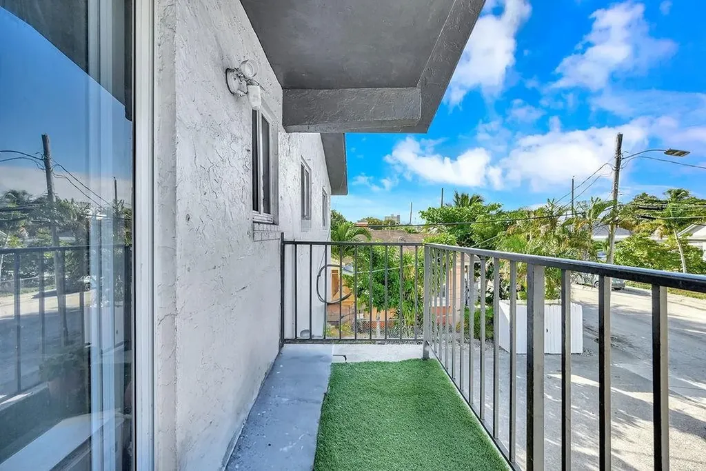 429 NW 10th Avenue Miami FL 33128